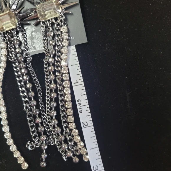 NWT Simply Vera Vera Wang Silvertone Drop Earrings - Picture 3 of 3